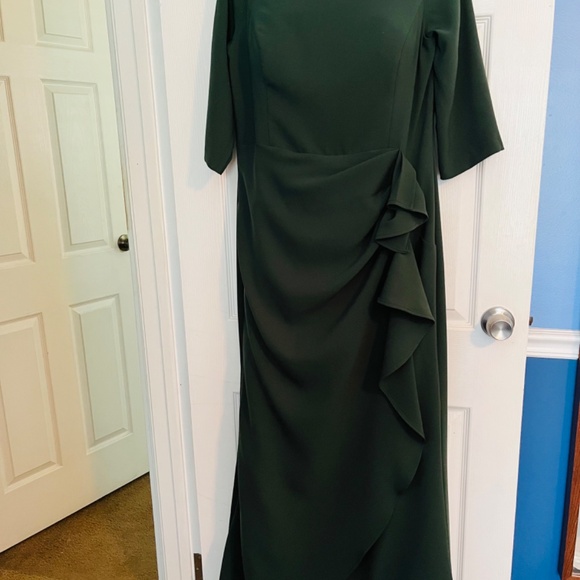 NEVER WORN - JOVANI 00446 OFF SHOULDER DRESS - Picture 9 of 11